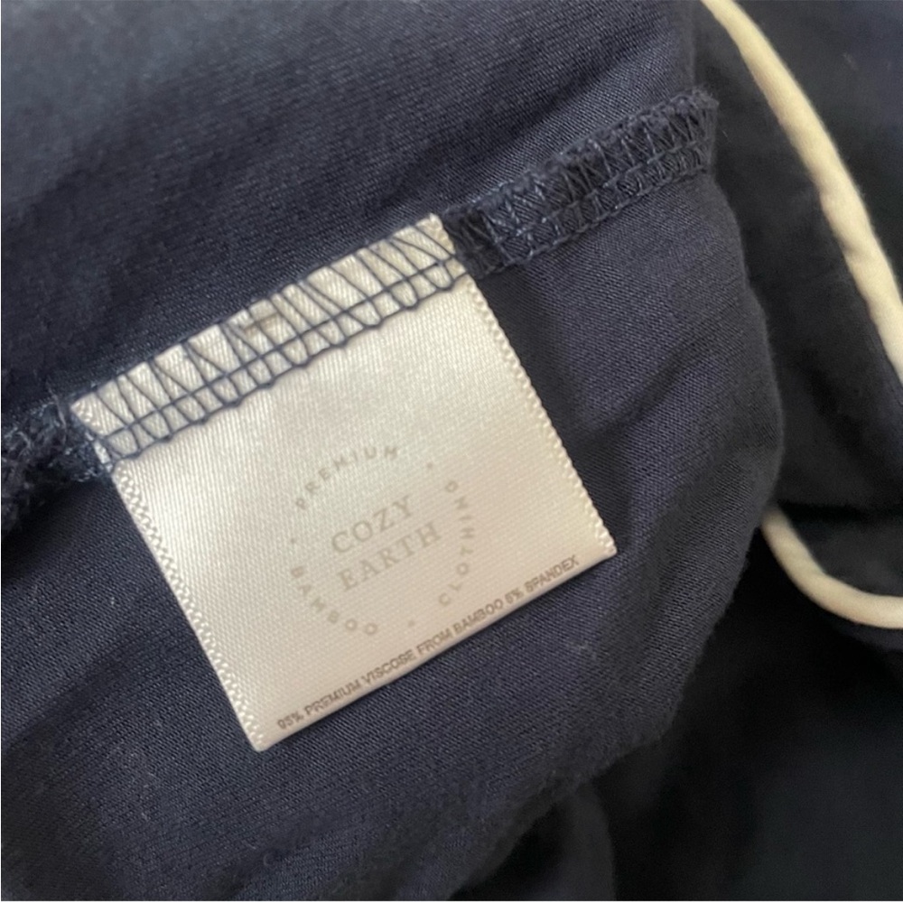 Cozy Earth Pajama Top & Pants Matching Two Piece Set in Navy XS - Picture 6 of 10